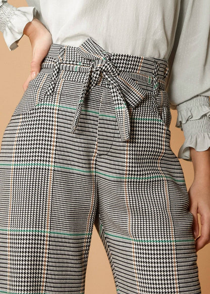 Women's Plaid Tie Waist Cropped Pants in Fall Glen